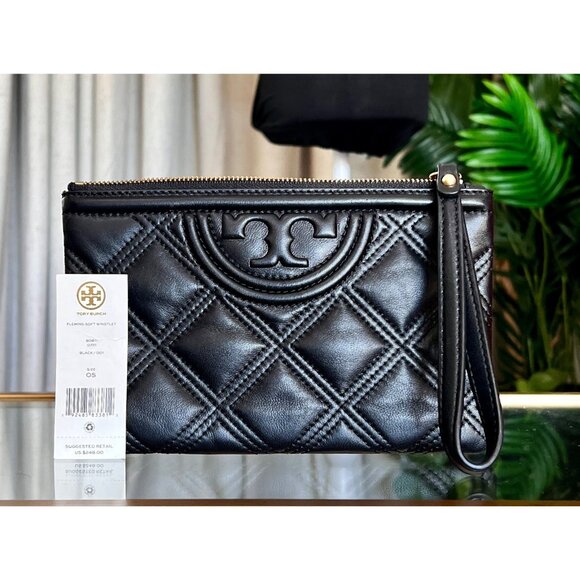 AUTHENTIC TORY BURCH BLACK QUILTED LEATHER FLEMING WRISTLET - Picture 1 of 10